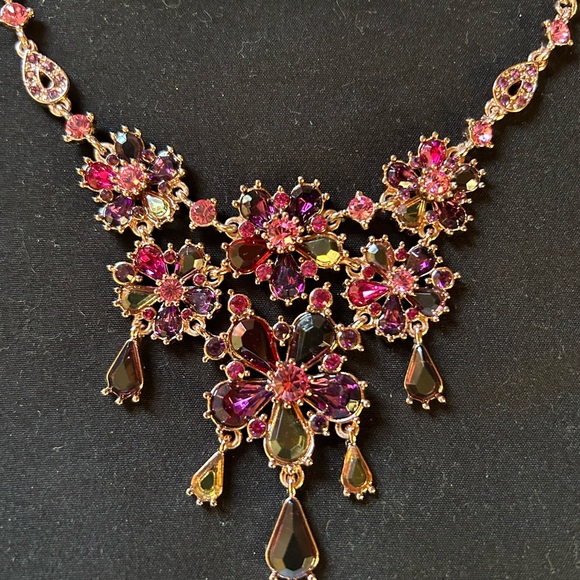 Floral Crystal Necklace and Earring Set (114) - Picture 2 of 5